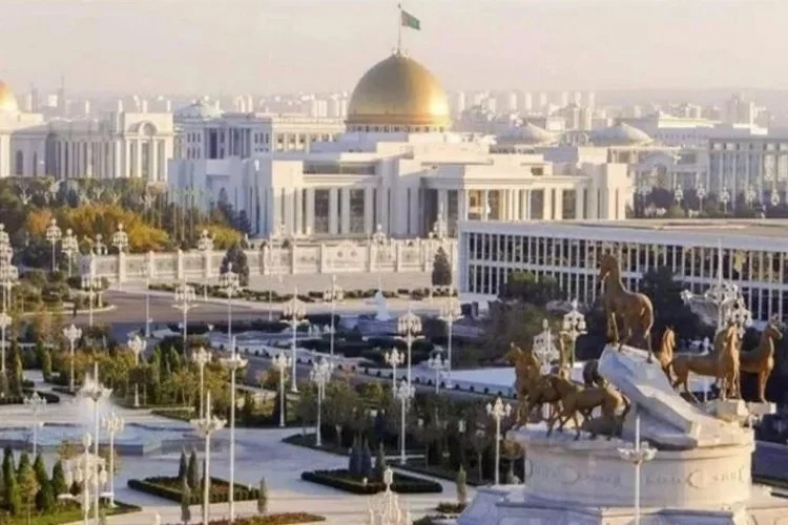 Türkmenistan'da ilginç bir uygulama: Gençler için sakal yasaklandı