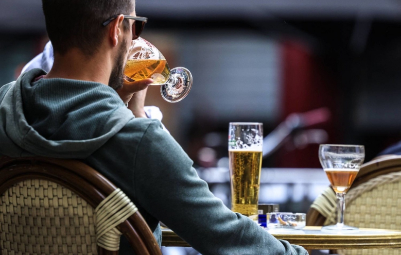 Alkol almak 60’tan fazla hastalık riskini artırıyor