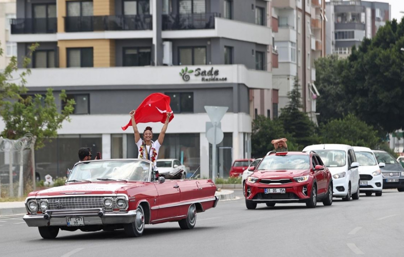 Dünya Tekvando Şampiyonu Nafia'nın şehir turu