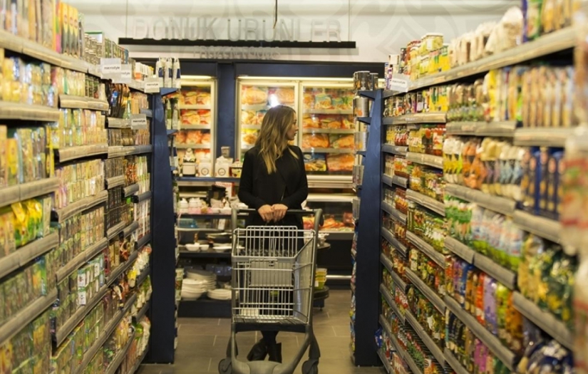 Enflasyonist ortam, tüketici stokçuluğunu artırdı… Prof. Ökten: Unutulan depolama alışkanlığı geri geldi