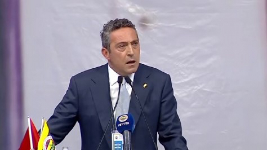 Fenerbahçe Kongresi'nde kavga çıktı!