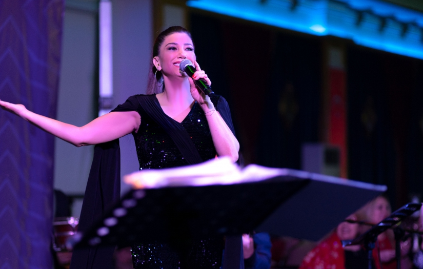 Nadide Sultan ingilizce şarkıyla şaşırttı