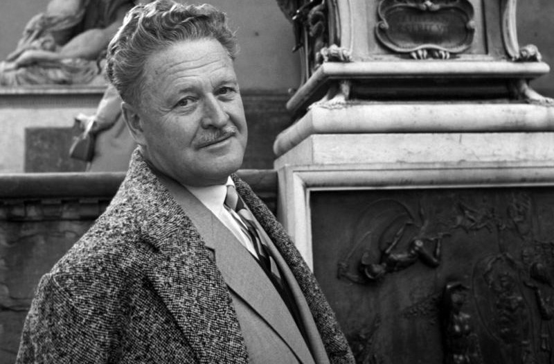 Vatan hainliğinden, vatan şairliğine: Siyasetçinin dilindeki Nazım Hikmet