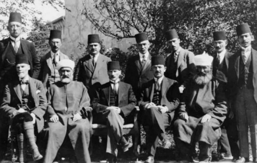 104. yılında Erzurum Kongresi: "Vatan bir bütündür, bölünemez!.."