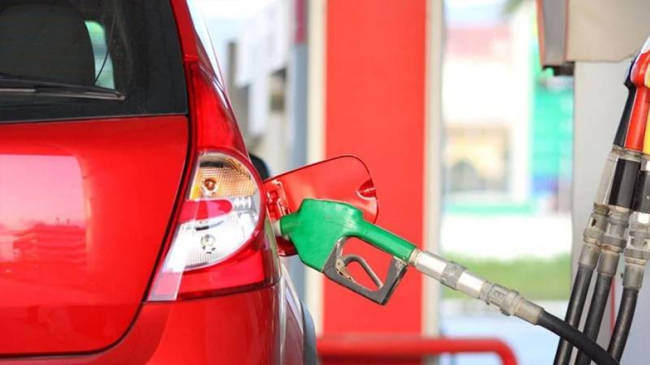 Benzine 2 lira 11 kuruşluk zam!.. Salı gününden itibaren geçerli olacak