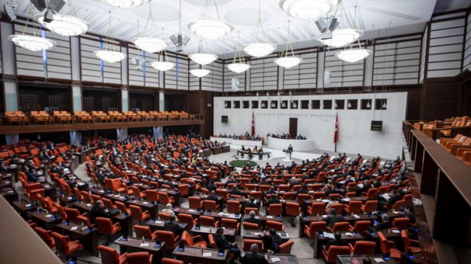 En düşük memur maaşını 22 bin TL’ye çıkaran yasa teklifinden ek vergiler çıktı