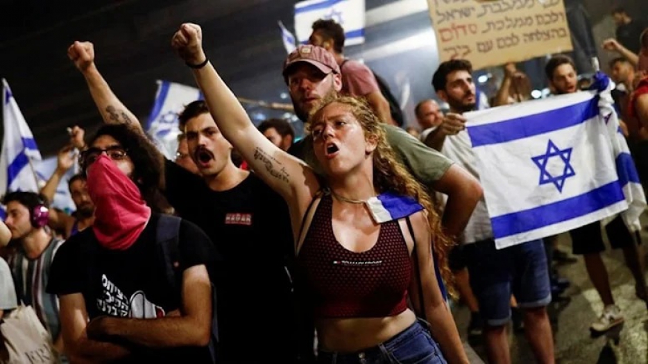 İsrail kaynıyor: Karşıt görüşlü gruplar karşı karşıya geldi