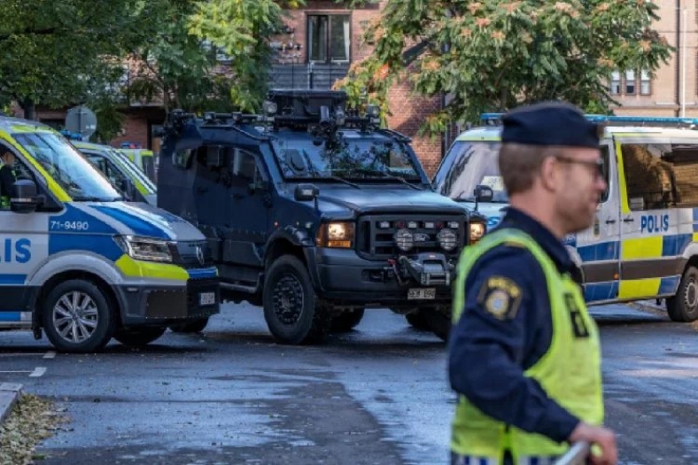 İsveç, İncil ve Tevrat'ın yakılmasına izin verdi!