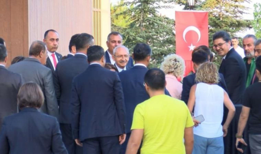 Kılıçdaroğlu'ndan milletvekillerine göz dağı: "Partiyi kamuoyu önünde yıpratanlar CHP'den uzaklaştırılır"