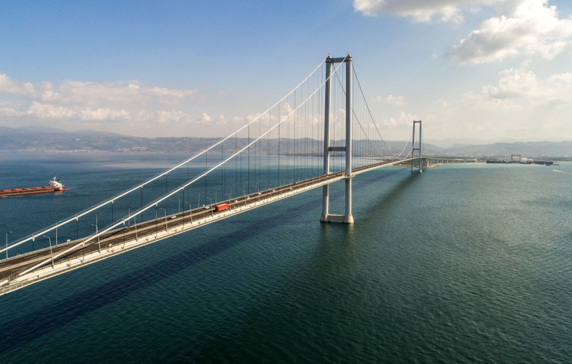 Körfezi 1,5 saatten 6 dakikaya düşüren Osmangazi Köprüsü 7 yaşında!