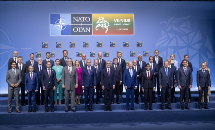 NATO Liderler Zirvesi, çekilen aile fotoğrafıyla birlikte başladı!