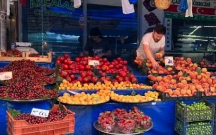 Yaz geldi, yaz meyvelerinin fiyatı hala düşmedi