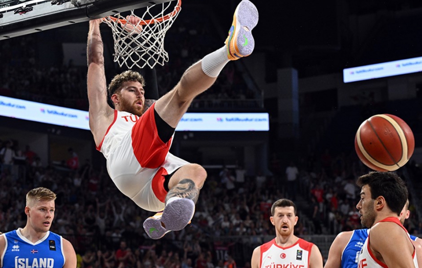 12 Dev Adam'dan İzlanda karşısında farklı galibiyet