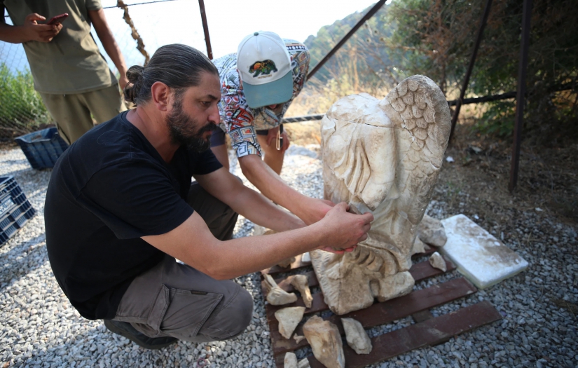 Alanya'daki  Syedra Antik Kenti'nde 1800 yıllık "zafer tanrıçası" heykeli bulundu