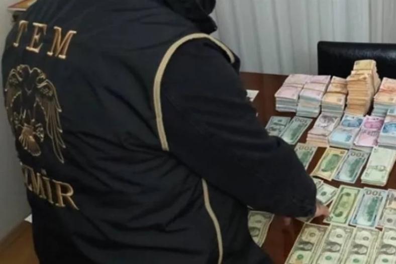 İzmir'de FETÖ'nün gaybubet evlerine operasyon: 20 gözaltı