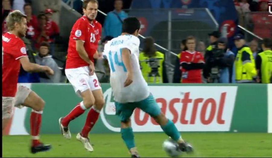 Unutulmaz maç unutulmaz oyuncular... Depremzedeler için bir aradalar