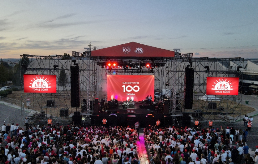 15 Bin Tofaş Çalışanı ve Ailesi Cumhuriyet'in 100'üncü Yılını Kutladı