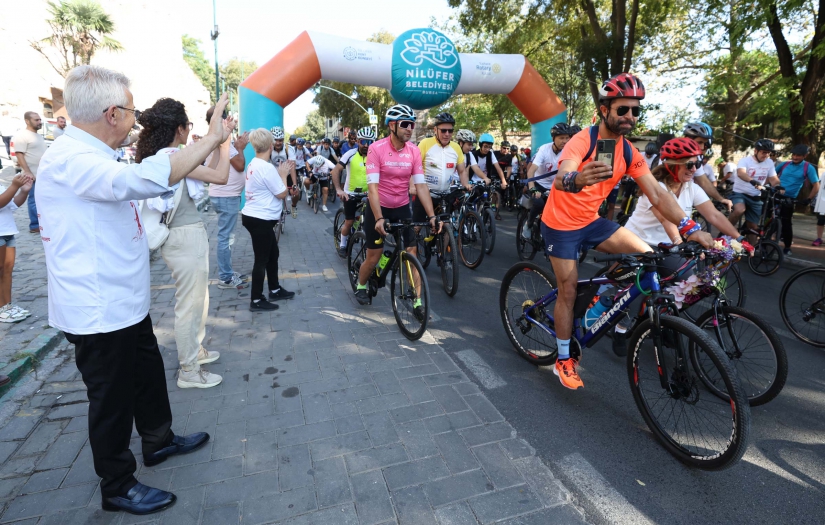 Cumhuriyet için Tophane’den Mudanya’ya pedalladılar