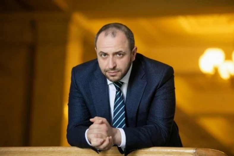 Zelenskıy'ın Ukrayna Savunma Bakanı olarak aday gösterdiği Türk, Rüstem Umerov kimdir?