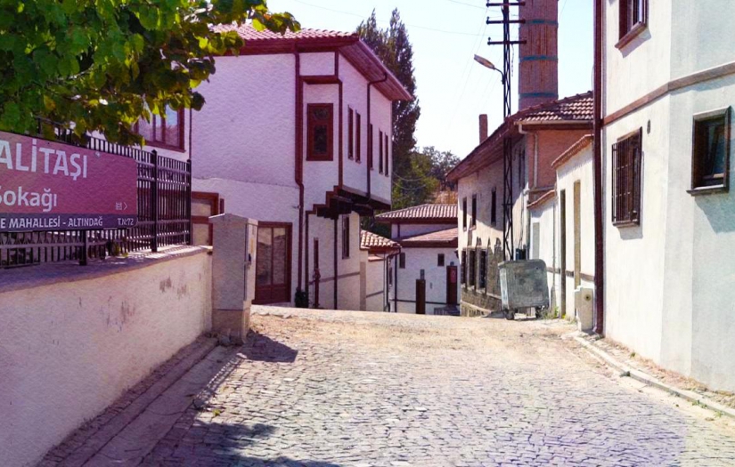 Adını Hz. Ali’den alan sokak