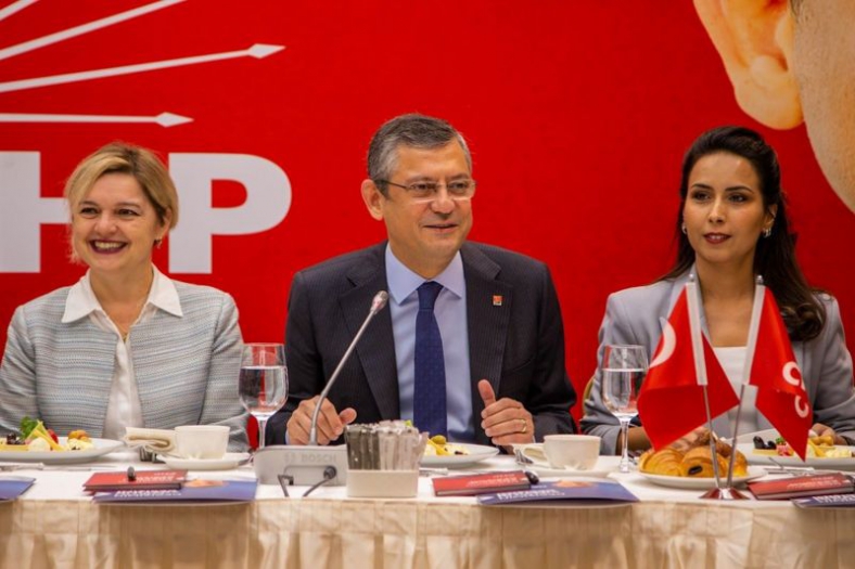 CHP Genel Başkan Adayı Özgür Özel: Tahminlerin üzerinde çok büyük bir destekle kurultayı kazanacağız