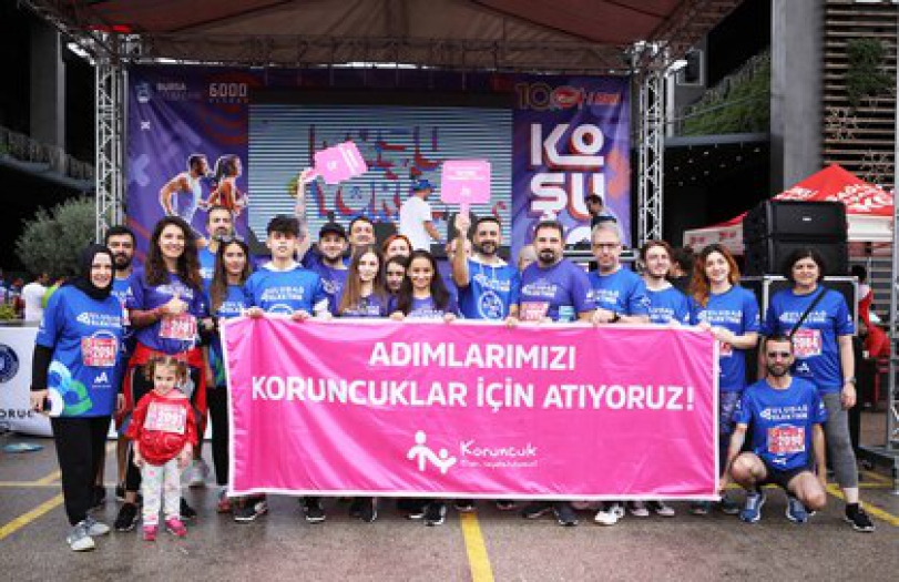 Depremzede kız çocuklarının geleceği için koştular