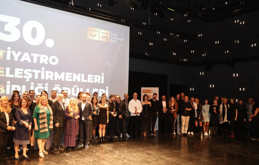 Tiyatro Eleştirmenleri Birliği’nden NKT’ye yılın oyunu ödülü