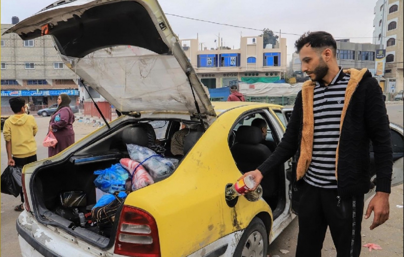 Gazzeliler yakıtları bittiği için arabalarını yemeklik yağ ile çalıştırıyor