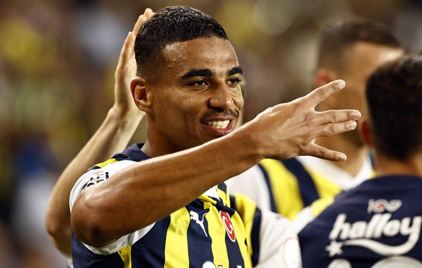 Djiku Galatasaray derbisini değerlendirdi: "Şampiyonluk için bu maçları da kazanmalıyız"