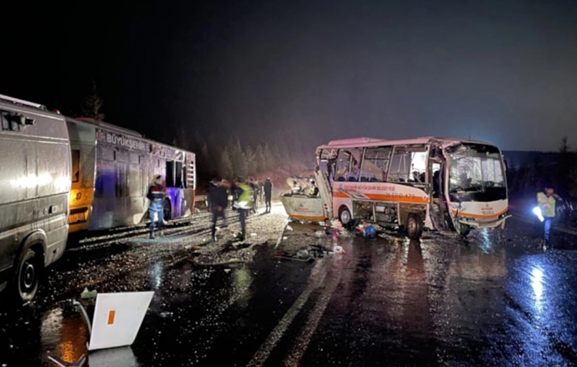 Eskişehir'de zincirleme feci kaza: Çok sayıda yaralı var