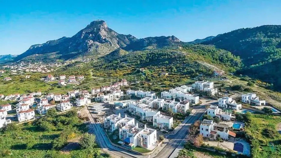 KKTC’den toprak satın alan yabancı uyrukluların şikayetiyle Ezan sesi mahkemelik oldu