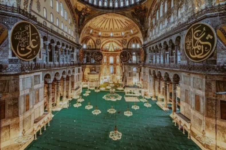 ‘Ayasofya Müze mi, Cami mi?‘