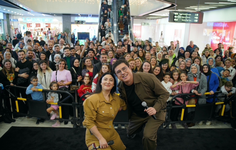 Mutluyuz Filminin Oyuncuları ÖzdilekPark Bursa Nilüfer’de İzleyicisiyle Buluştu