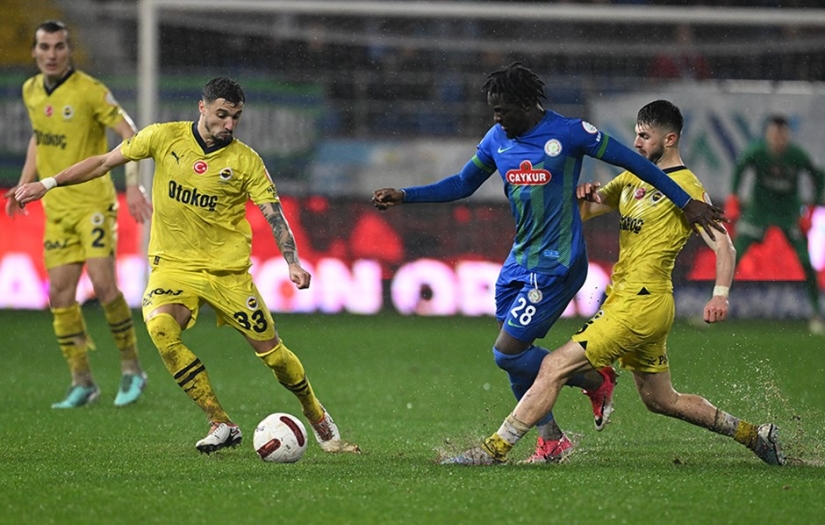 Fenerbahçe, Çaykur Rizespor'u deplasmanda 3-1 yendi