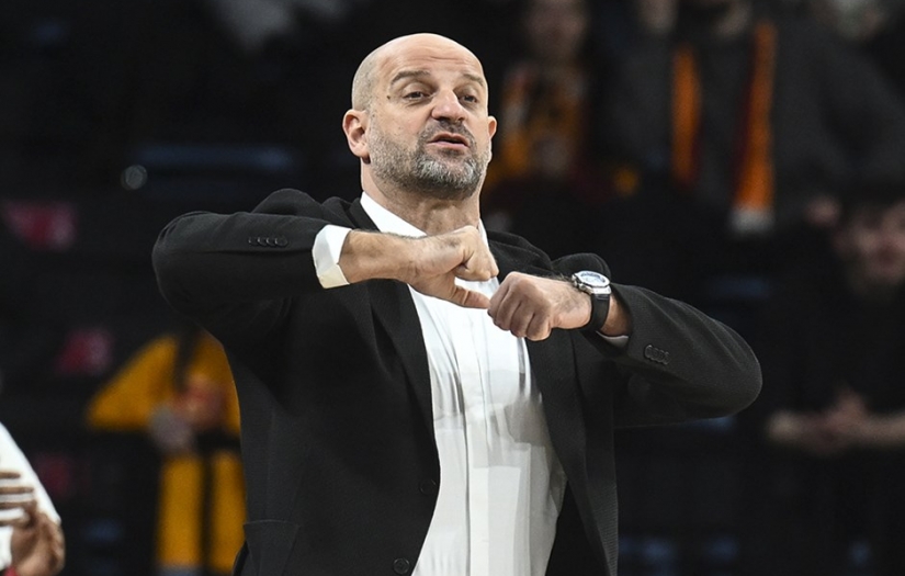 Galatasaray'da basketbol başantrenörü ile yollar ayrıldı