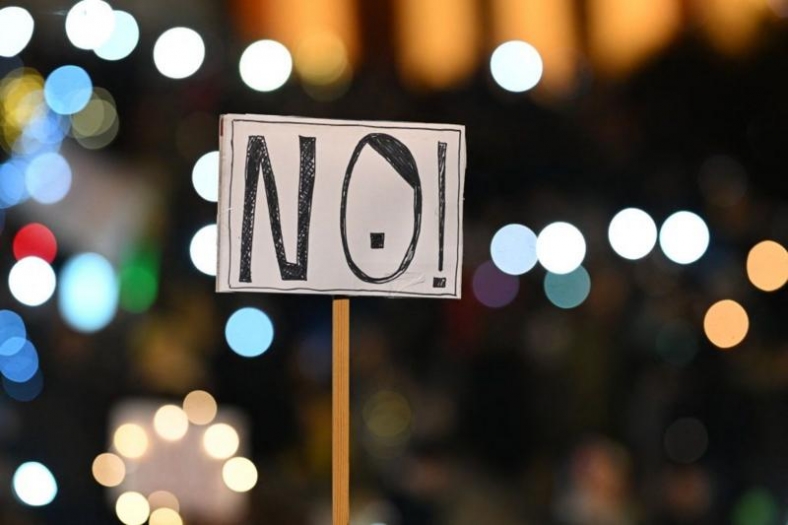 Münih’te aşırı sağ karşıtı gösteriye 100 bin kişi katıldı: ‘Demokrasi için ışık denizi’