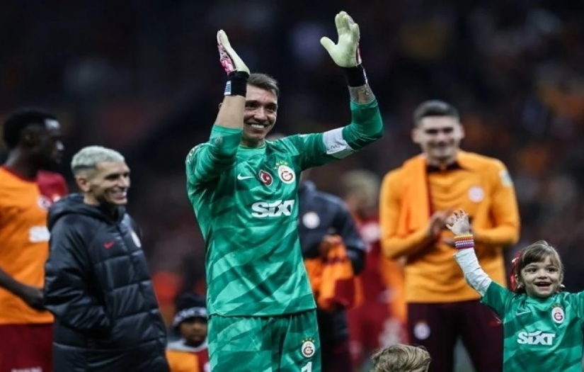 Muslera'dan Kariyer Rekoru!