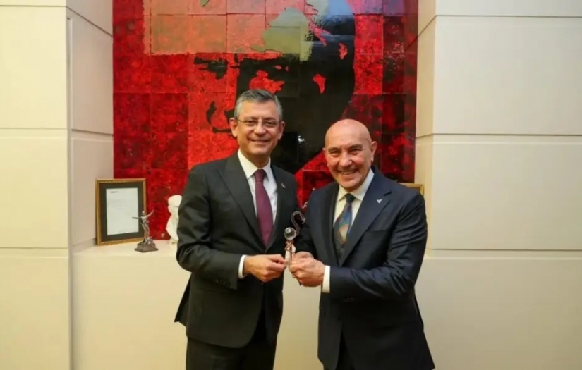 Özel’le görüşen Tunç Soyer ‘yeni görev’e sıcak baktı