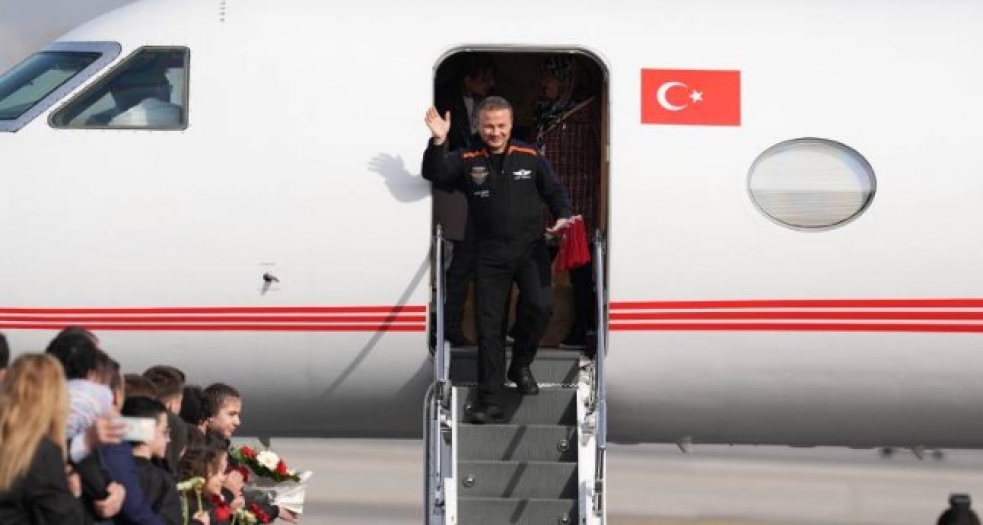 Türkiye'nin ilk astronotu Alper Gezeravcı Türkiye’ye döndü: Çok daha ileri noktalara gideceğiz