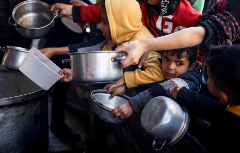 Gazze'de bombardıman altında iftar: Sanki aylardır oruç tutuyoruz