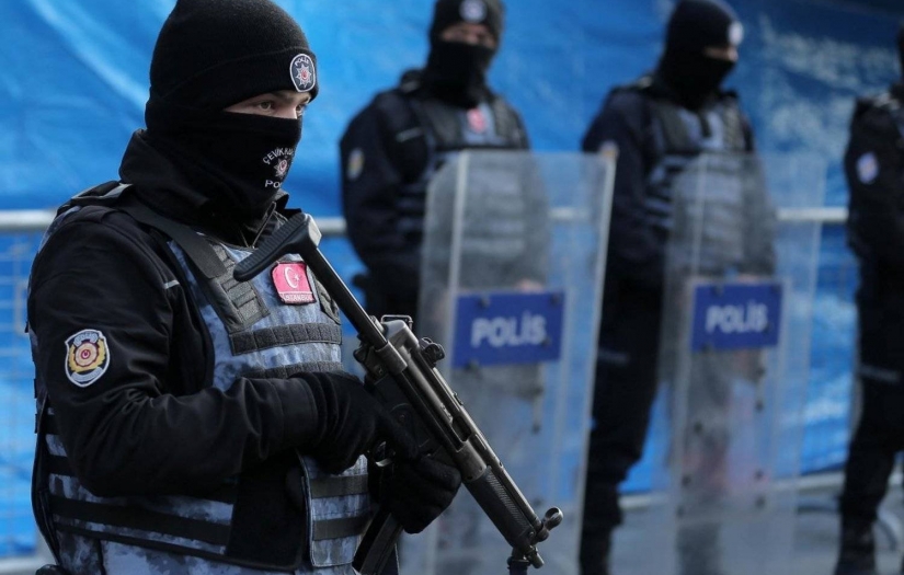 MİT ve İstanbul Emniyeti'nden ortak operasyon: MOSSAD'a bilgi sattıkları belirlenen 7 kişi yakalandı
