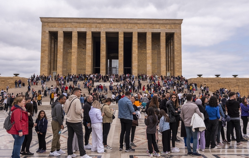 Bayramda Anıtkabir'e ziyaretçi akını