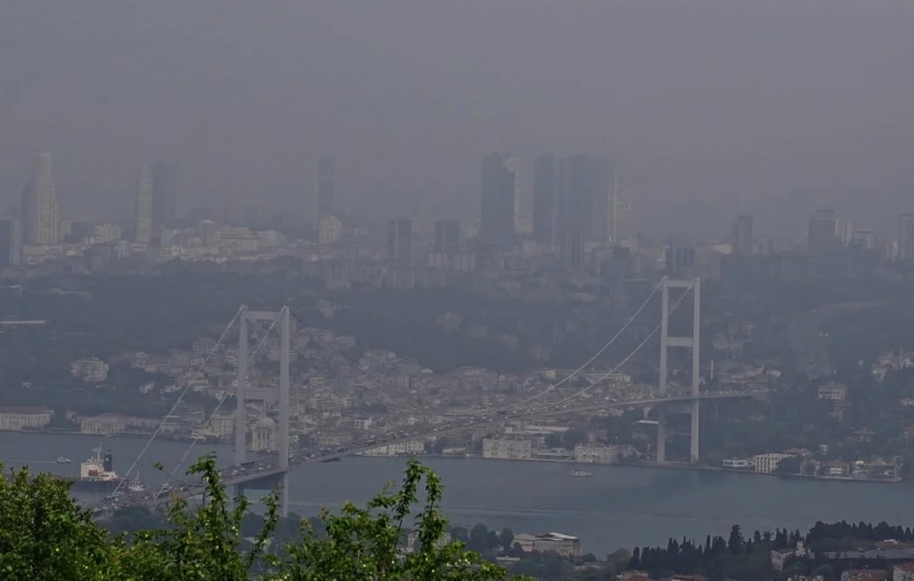 Çöl Tozunun Etkisi Altındaki İstanbul'dan Görüntüler! O İki İlçe Zehir İçinde