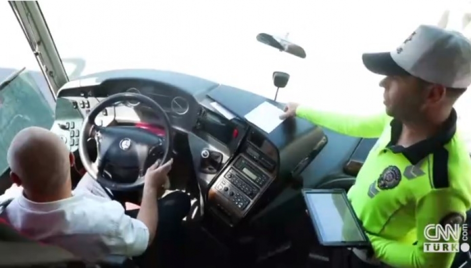 Emniyet ekipleri denetimde! Otogarlarda bayram yoğunluğu