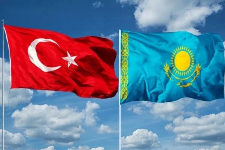 Kazakistan Türkü Türkiye’ye teşekkür ederken göz yaşlarını tutamadı