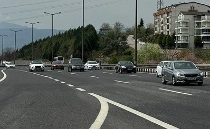 Sürücüler Dikkat! Otoyollarda bayram yoğunluğu sürüyor