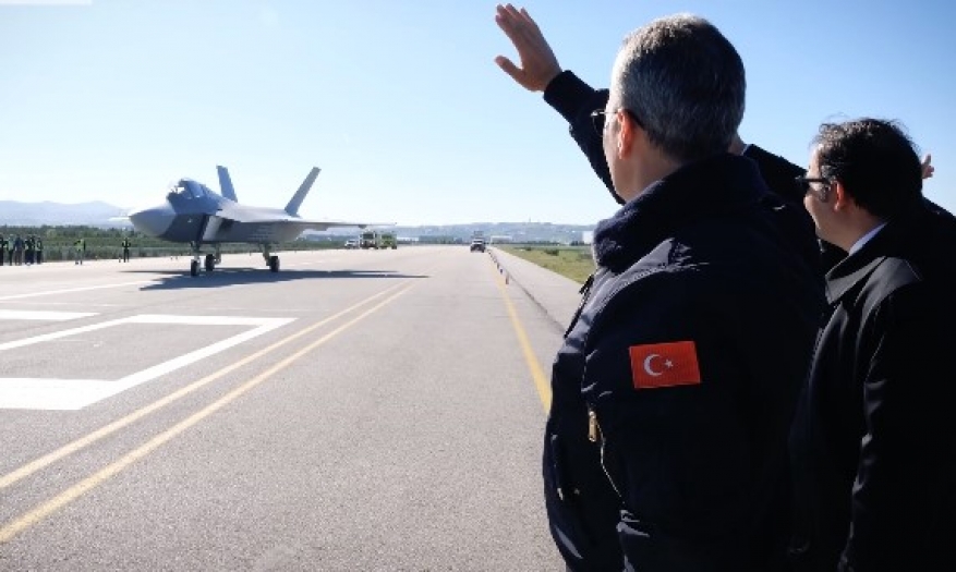 Milli muharip uçak KAAN ikinci kez gökyüzü ile buluştu