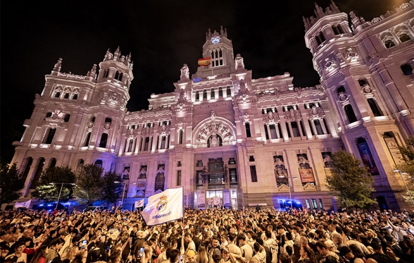 Real Madrid taraftarları şampiyonluğu kutladı