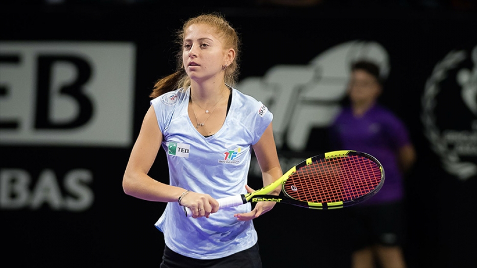 Milli tenisçi Berfu Cengiz, İsveç'teki turnuvada birinci oldu