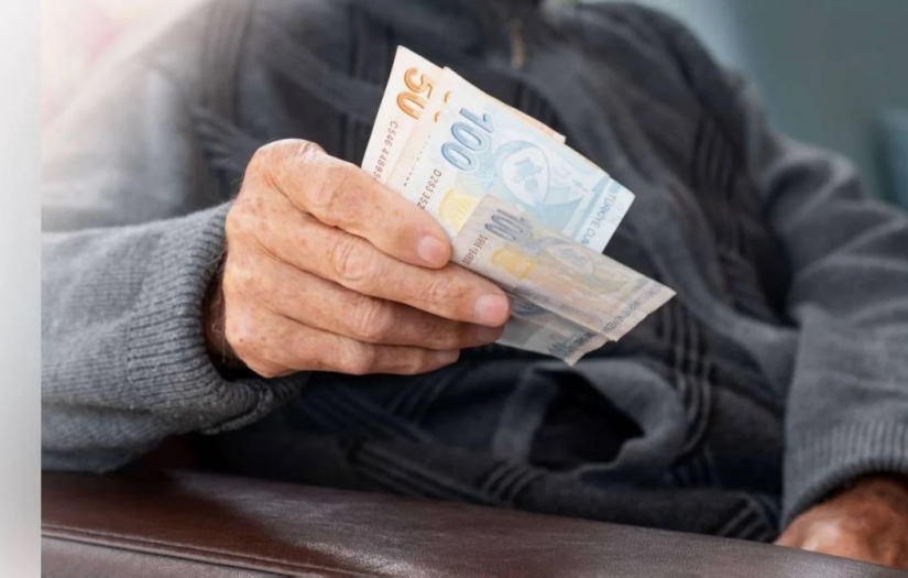 Usulsüzlük yaptığı belirlenen 50 bin emeklinin aylığı kesildi
